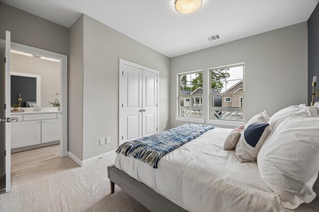 Building Photo - 5218 Amber Sunrise Dr