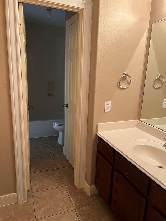 Building Photo - 16907 Coronado Springs Dr