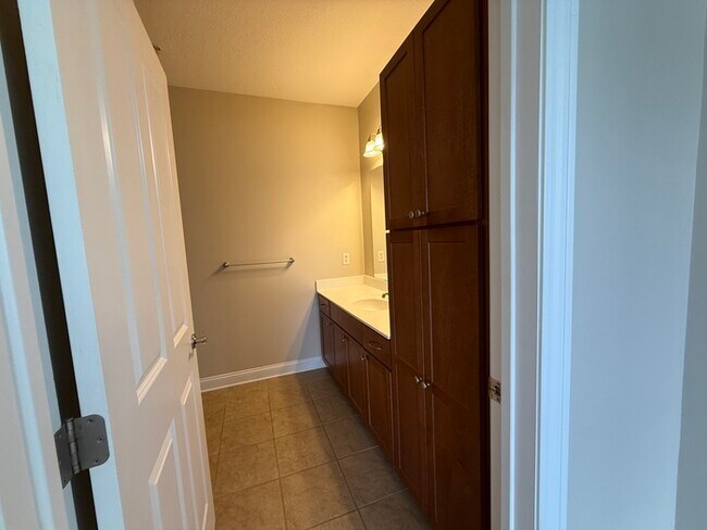 Building Photo - Charming 2 beds 2 baths in Columbus!