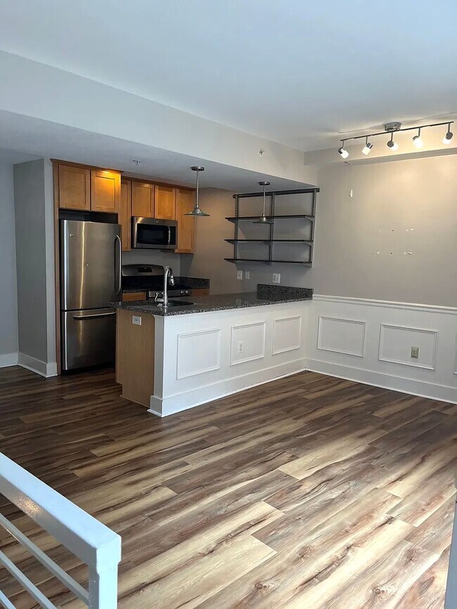 Building Photo - 1209 13th St NW