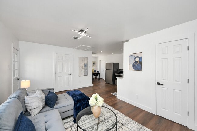 Building Photo - 4215 Eli St