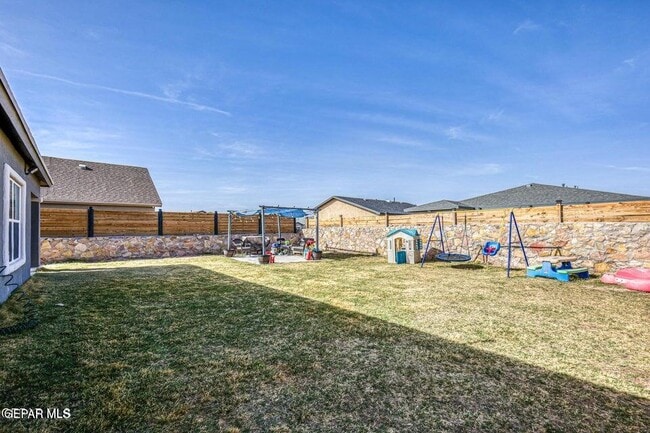 Building Photo - 329 Samuel Vis St