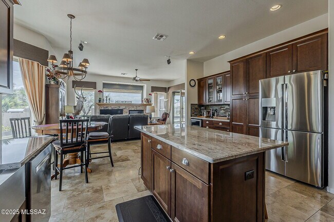 Building Photo - 65473 E Rose Ridge Dr