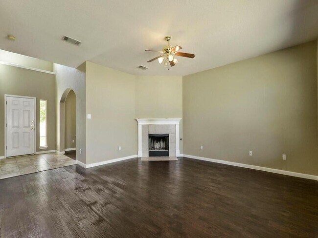 Building Photo - 1412 Briar Hill Dr