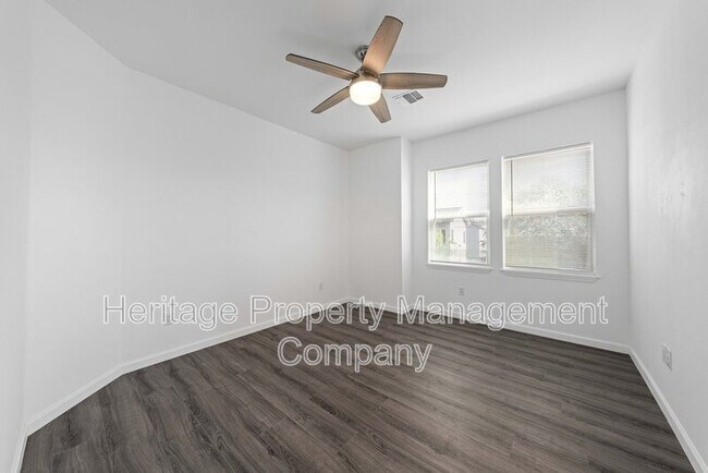 Building Photo - 323 Gabriel