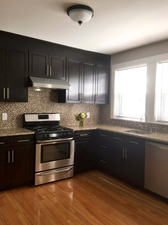 Building Photo - 90 Orchard St