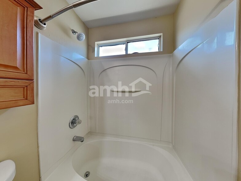 Building Photo - 1217 S 121st Dr