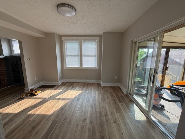 Building Photo - 1243 Straka St