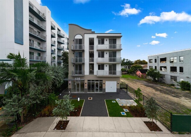 Building Photo - 650 SW 1st St