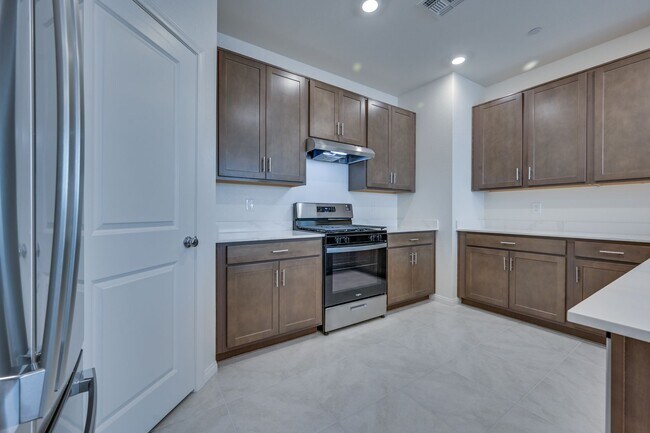 Building Photo - New House!!! Inspirada!!! Across from future Community Pool/Park!!! Tankless water heater!!