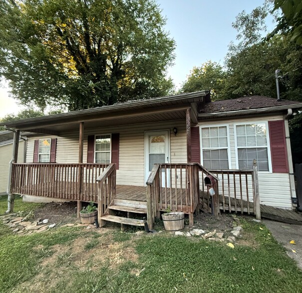 Primary Photo - 2221 Belvoir Ave