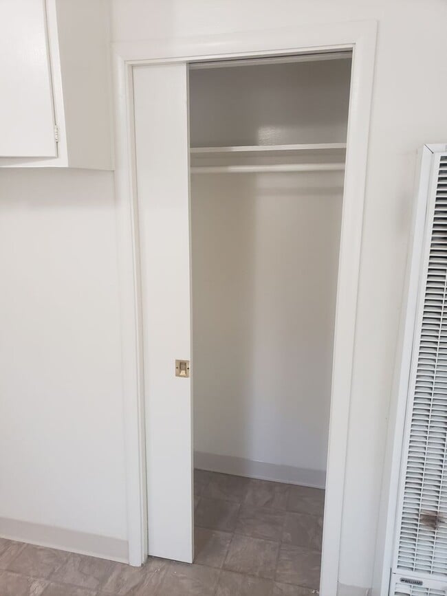 Building Photo - 940o