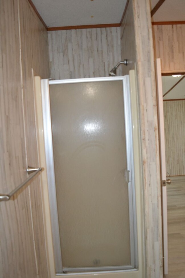 Building Photo - 3 Bedroom 2 Bathroom Mobile Home