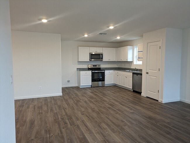 Building Photo - 1346 W Toltec Dr