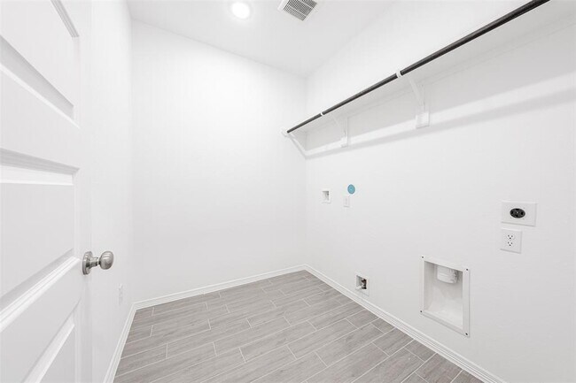 Building Photo - 5731 Tabula Rasa Dr