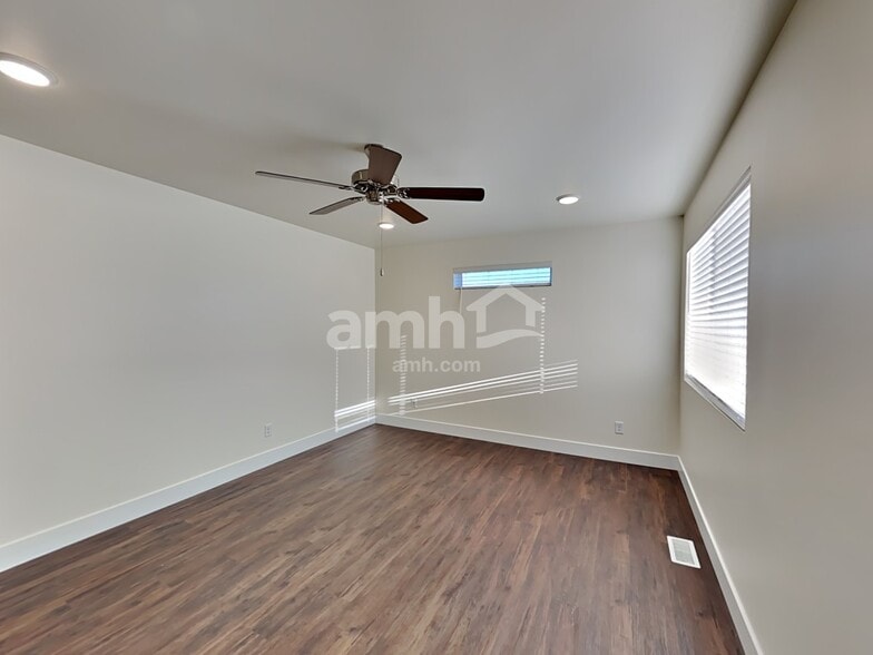 Building Photo - 17612 26th Ave Ct E