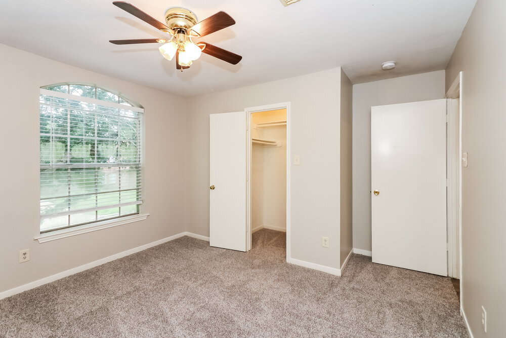 Building Photo - 18326 Forest Dew Dr