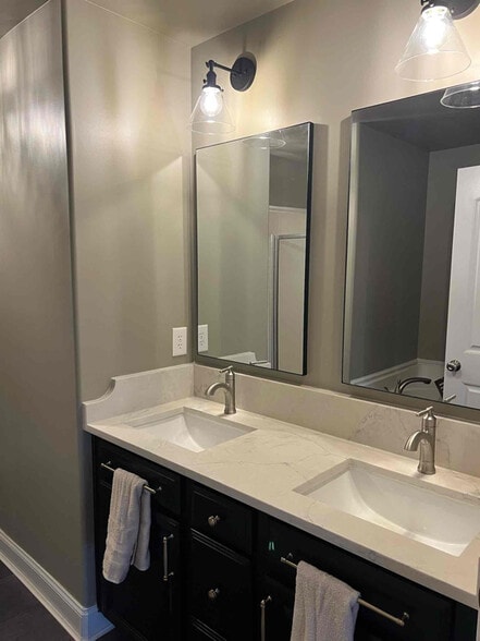 Building Photo - 2461 Belltown Dr SW