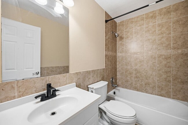 Building Photo - 28 Cherry Laurel Dr