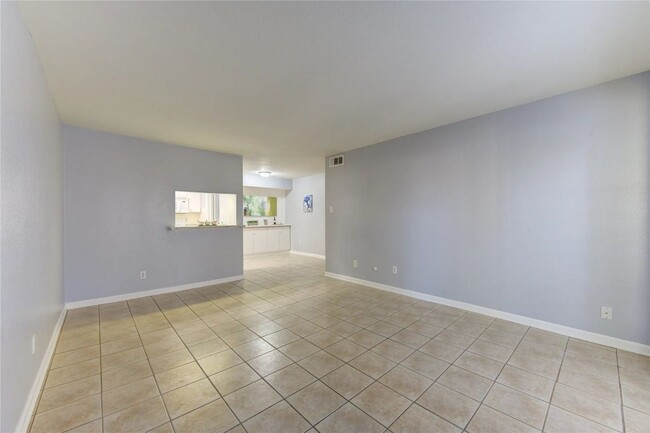 Building Photo - Newly Renovated 1 Bedroom 1 Bathroom  Avai...