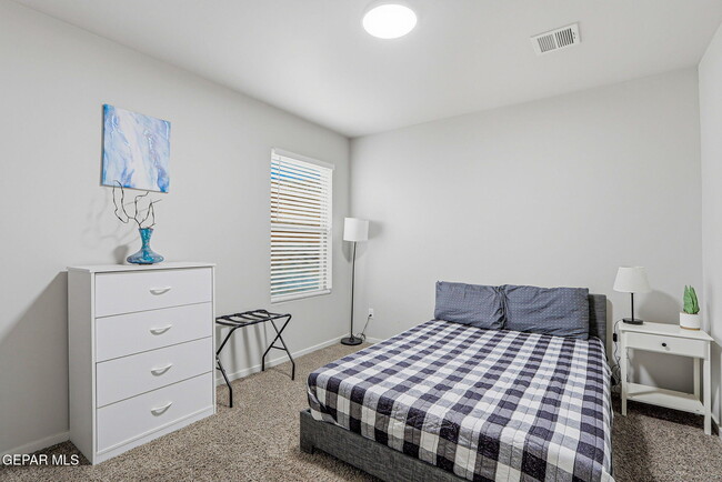 Building Photo - 664 Paseo Modesto Dr