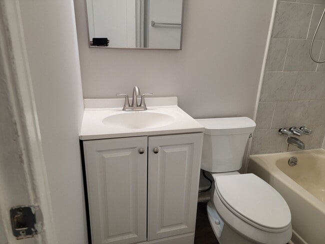 Building Photo - Rent 2 Get 2 Rooms for Free- This home is Priced as a 2bdrm in Intown Atlanta