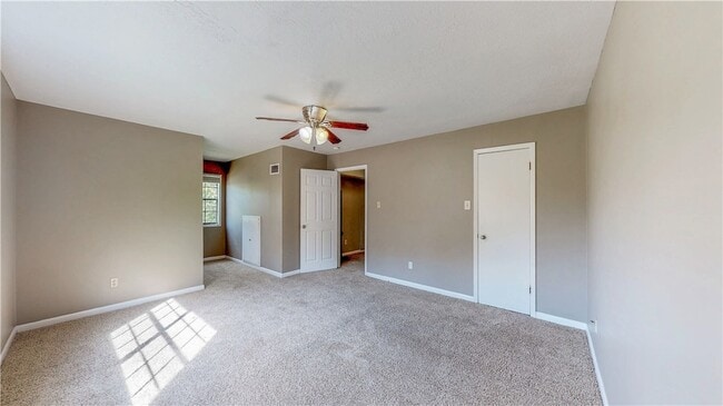Building Photo - 1304 Merry Oaks Dr