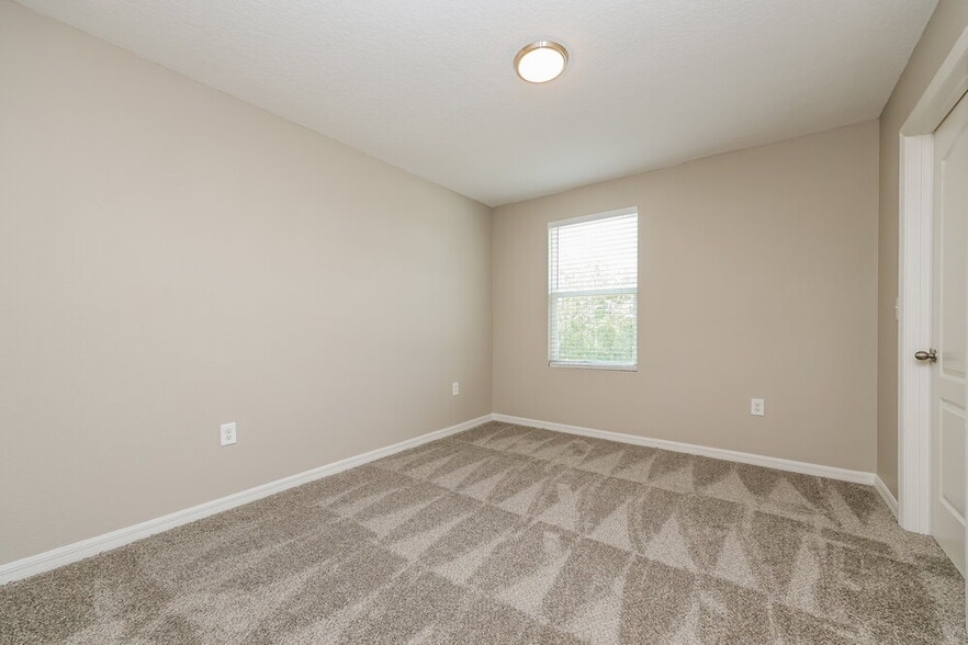 Building Photo - 10430 Whispering Hammock Dr