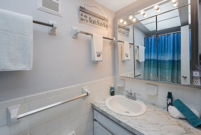 Building Photo - Beachside Living! Fully Furnished 1BR Condo – Move-In Ready | St. Pete Beach