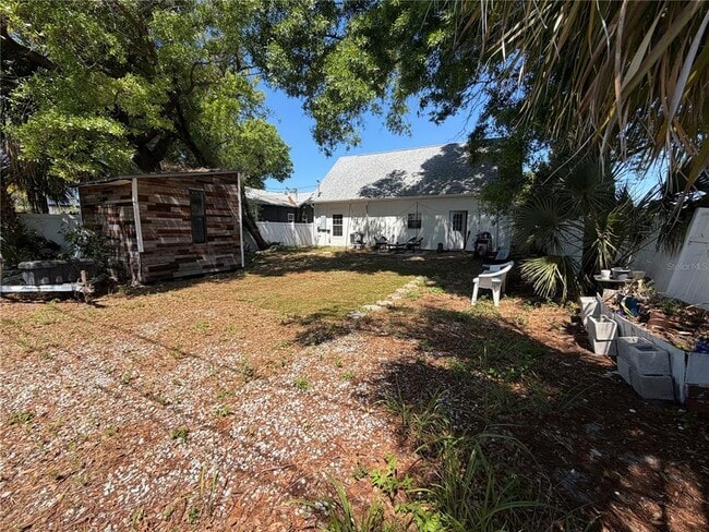 Building Photo - 2516 3rd Ave S