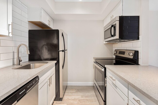 Building Photo - Raystone