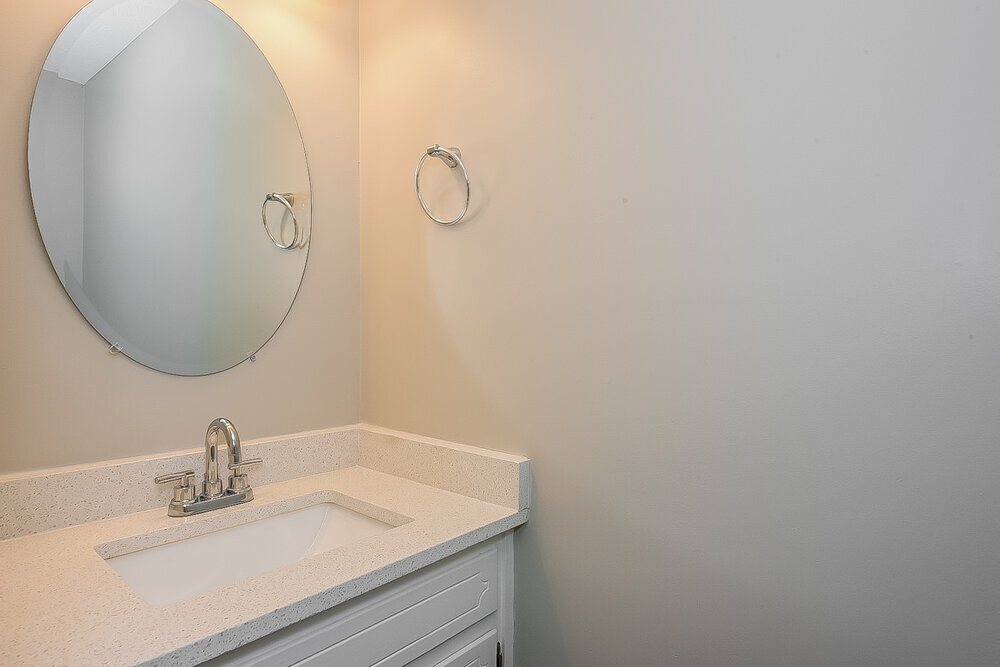 Building Photo - 1220 Izod Ct