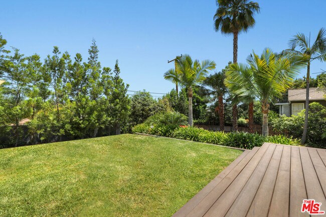 Building Photo - 150 Anita Dr