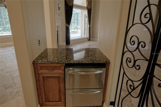 Building Photo - 1720 Brackenhurst Pl