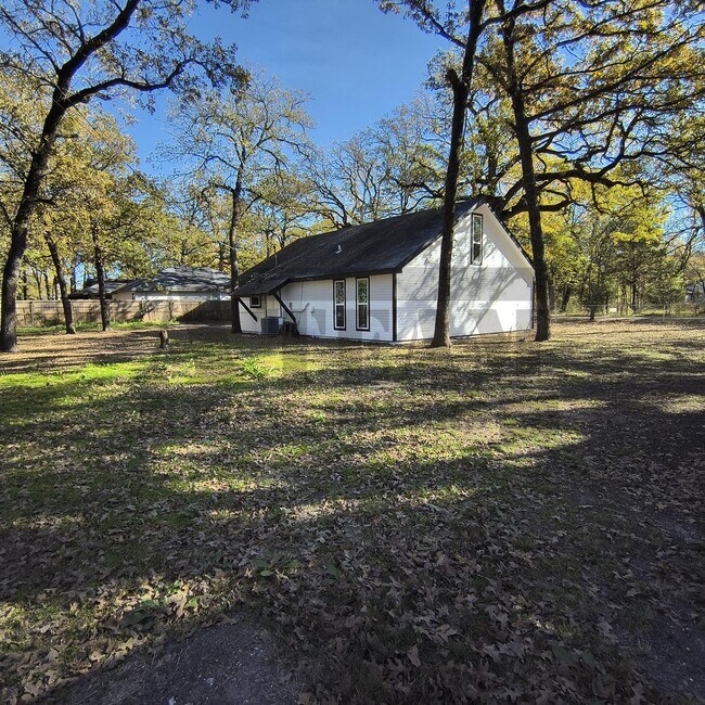 Building Photo - Fully remodeled 4-bedroom, 2-bathroom home