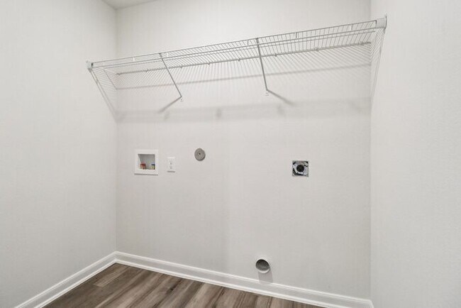 Building Photo - 520 Trinity Trl