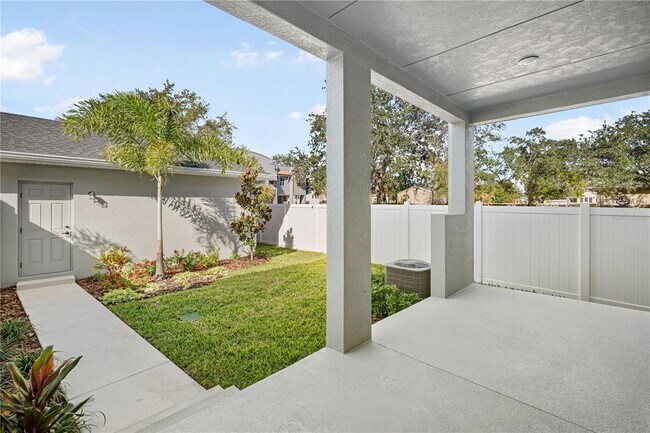 Building Photo - 406 N Westland Ave