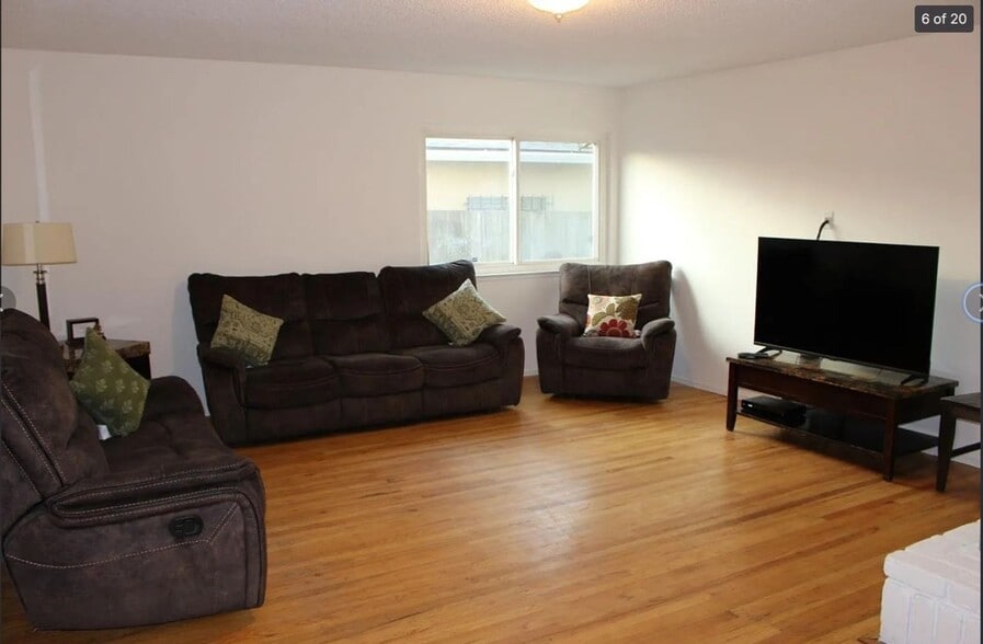 Building Photo - 118 Azucar Ave