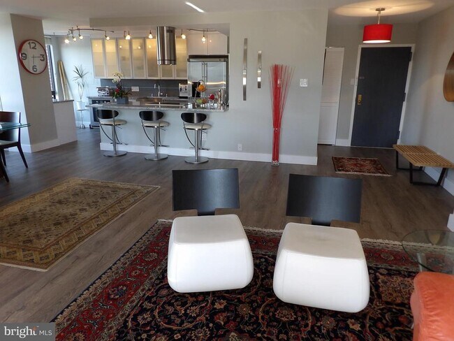 Primary Photo - 1800 Old Meadow Rd