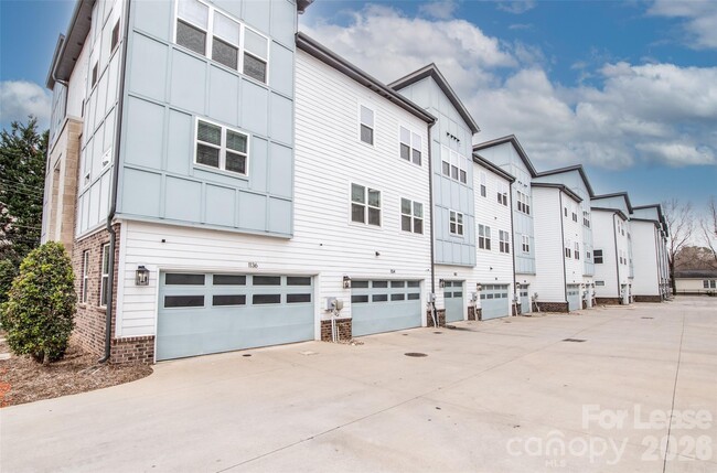 Building Photo - 1134 E 36th St