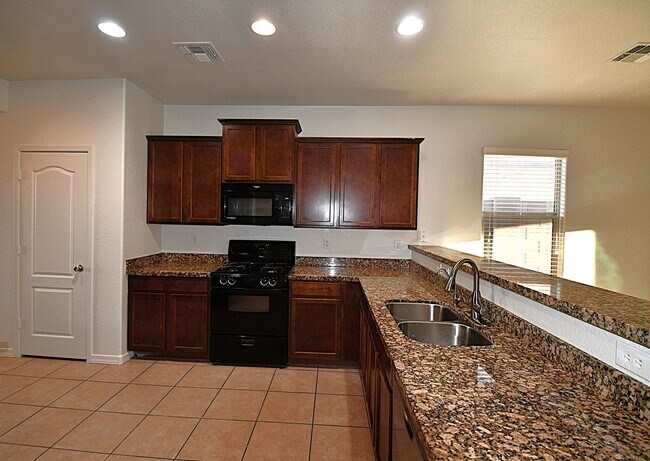 Building Photo - MOVE-IN-READY San Tan Heights Beauty