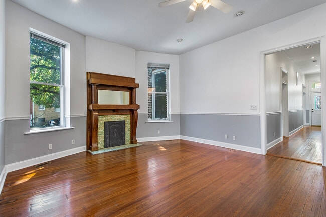 Building Photo - 2602 W Grace St