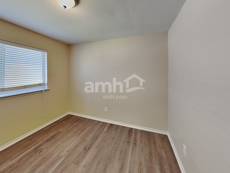 Building Photo - 1107 Wayne Ave