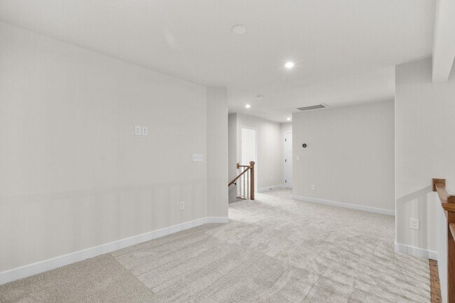Building Photo - 2605 Elowen Ln