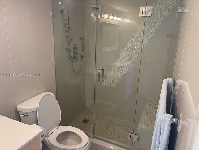 Building Photo - 2101 S Ocean Dr