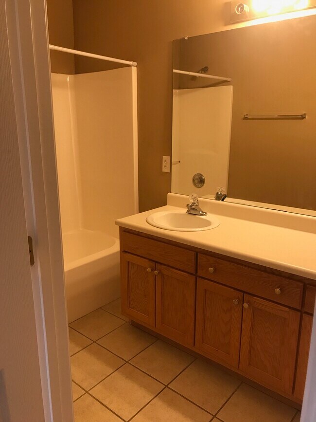 Building Photo - 814 King Arthur Dr