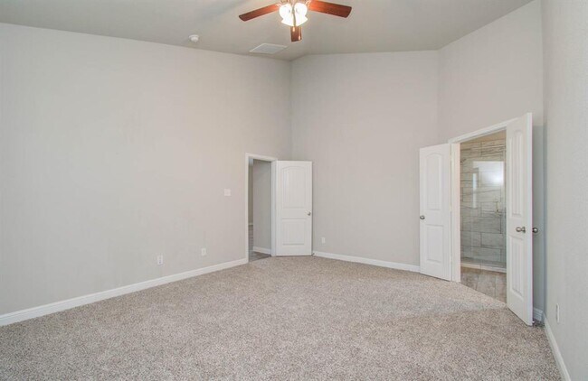 Building Photo - 2442 Wembley Way