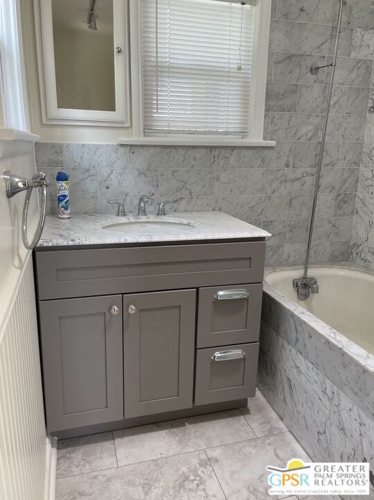 Building Photo - 3163 Pine Ave