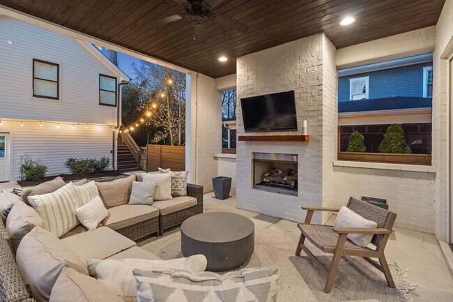 Building Photo - Luxury 12 South Living! $13,000 per month lease. 6 Bed 6 Bath with Great Outdoor Space and Bonus ...