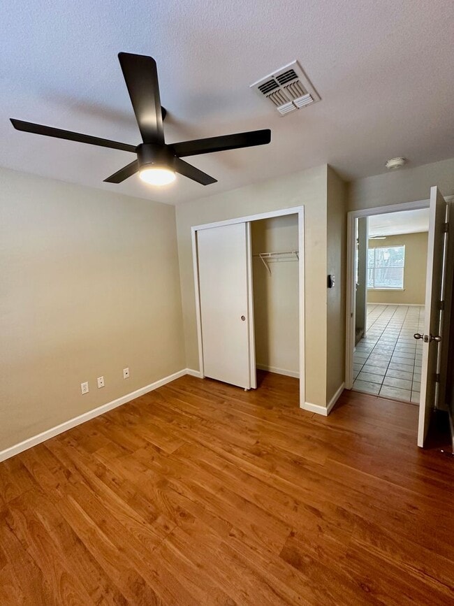 Building Photo - 3 BD/2.5 BATH AVAILABLE FOR IMMEDIATE MOVE...